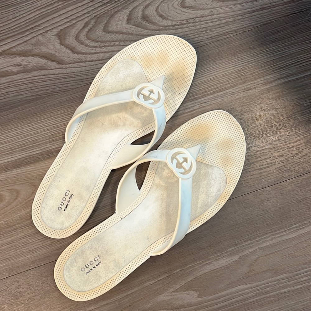 Gucci white womens flip flops size 10 vintage used